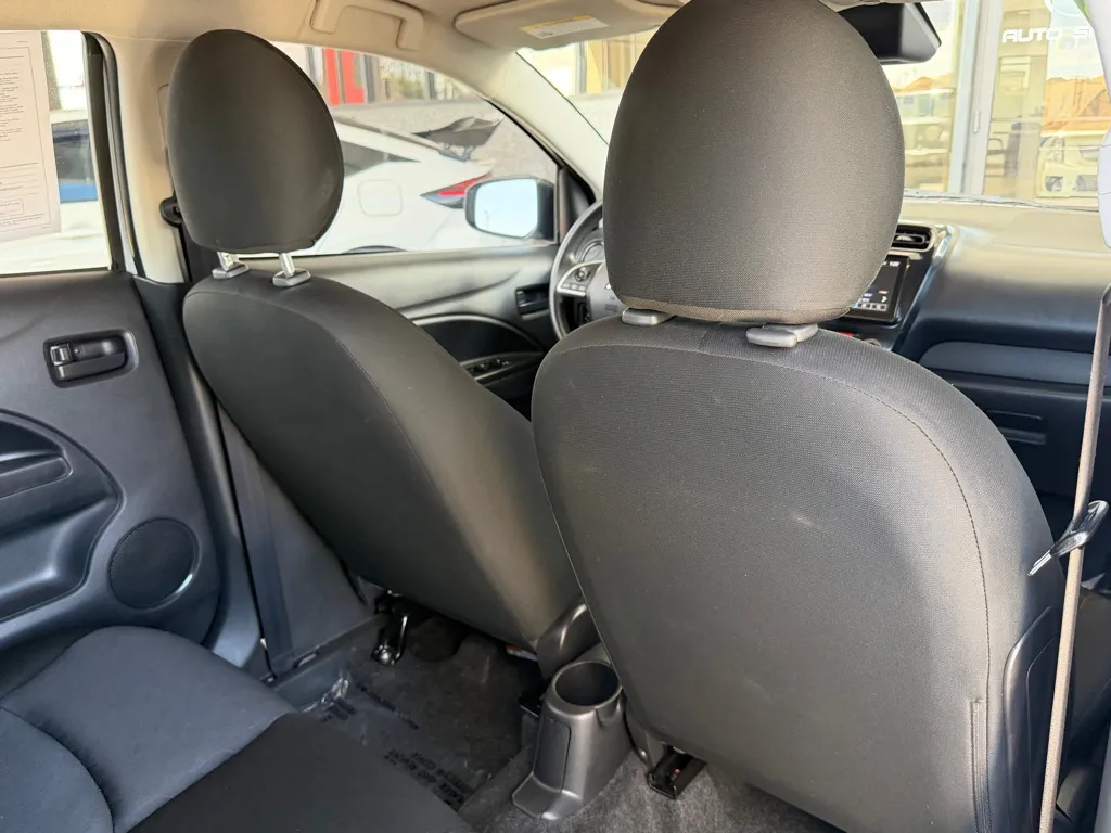 Mitsubishi Mirage photo 30