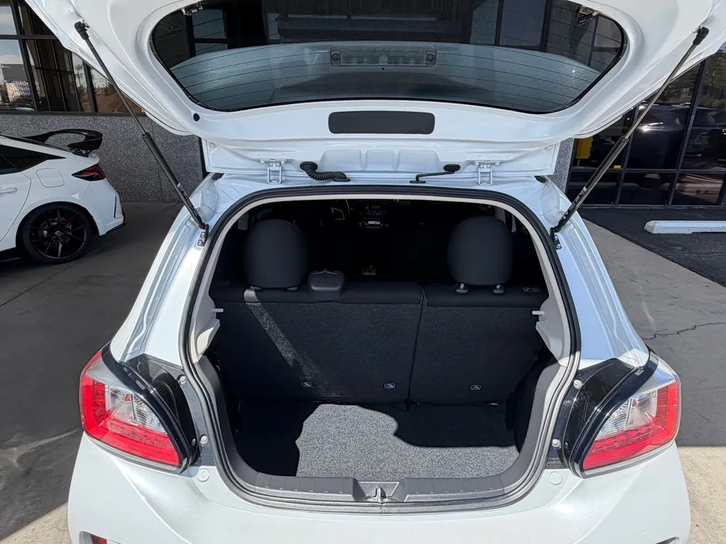Mitsubishi Mirage photo 25