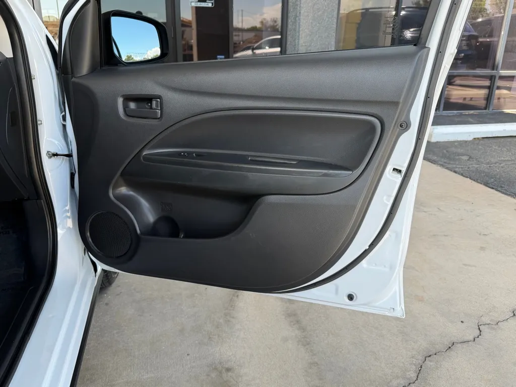 Mitsubishi Mirage photo 35