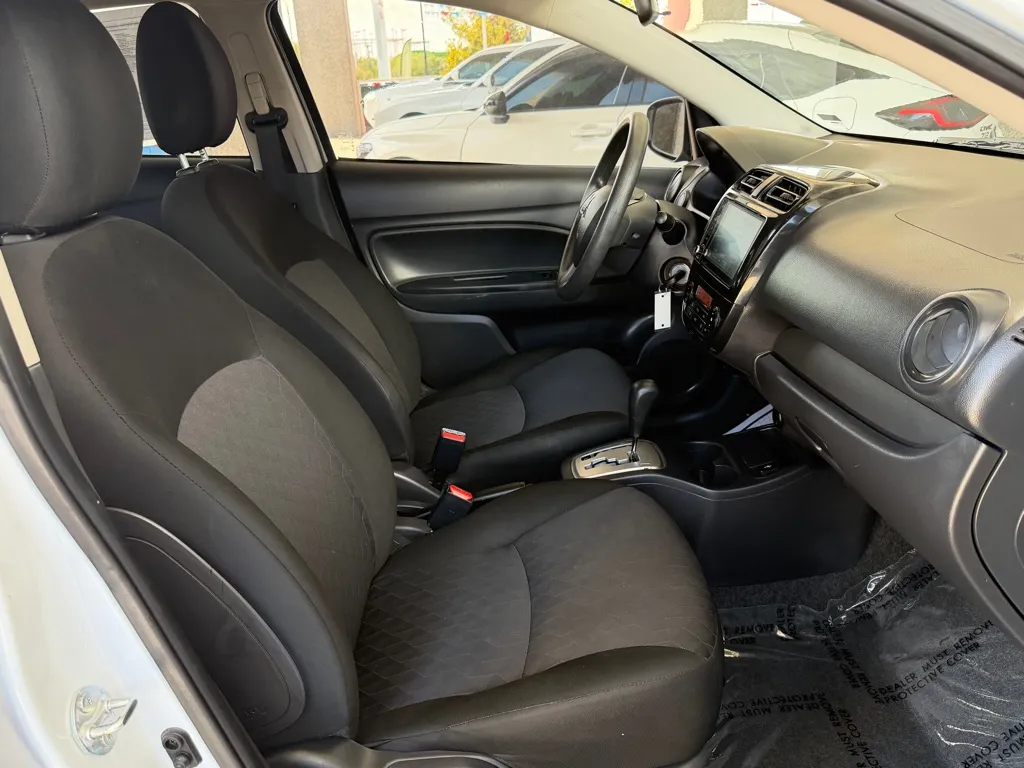Mitsubishi Mirage photo 32