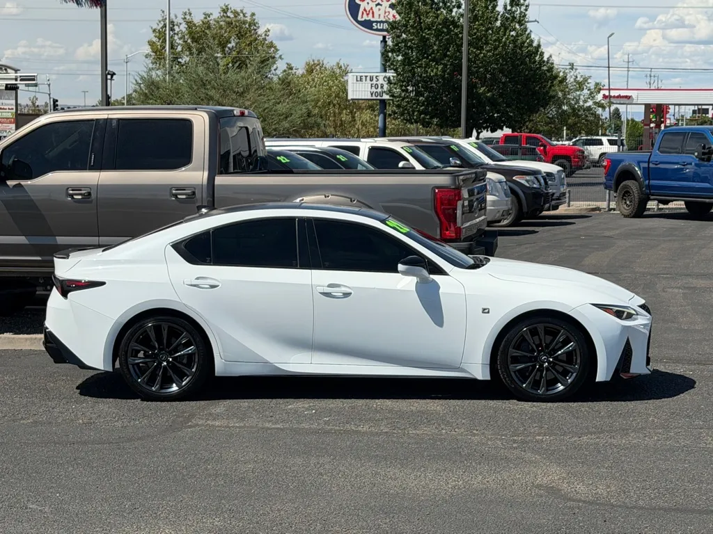 Lexus IS photo 3