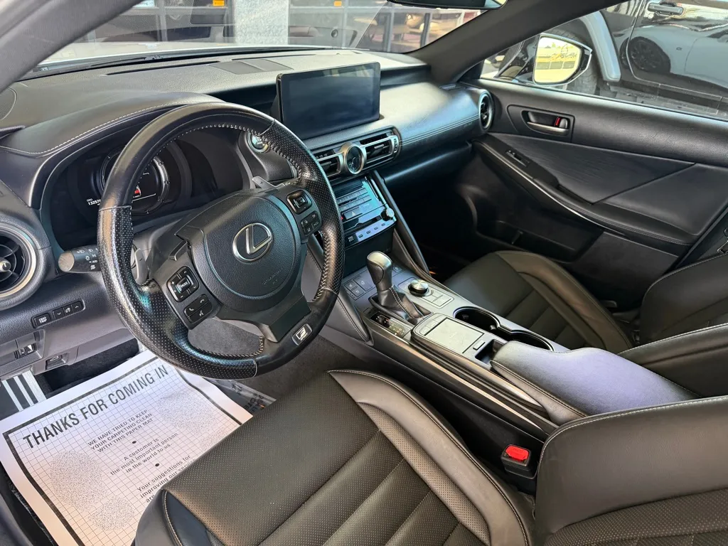 Lexus IS photo 7