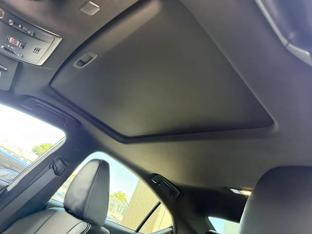 Lexus IS photo 18