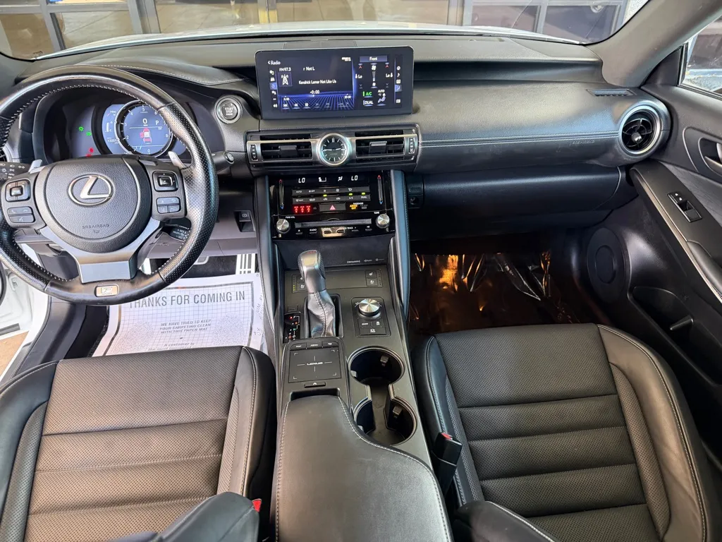 Lexus IS photo 25