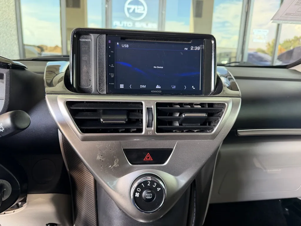 Scion IQ photo 12
