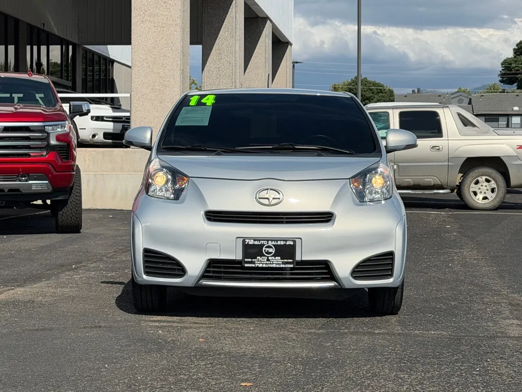 Scion IQ photo 31
