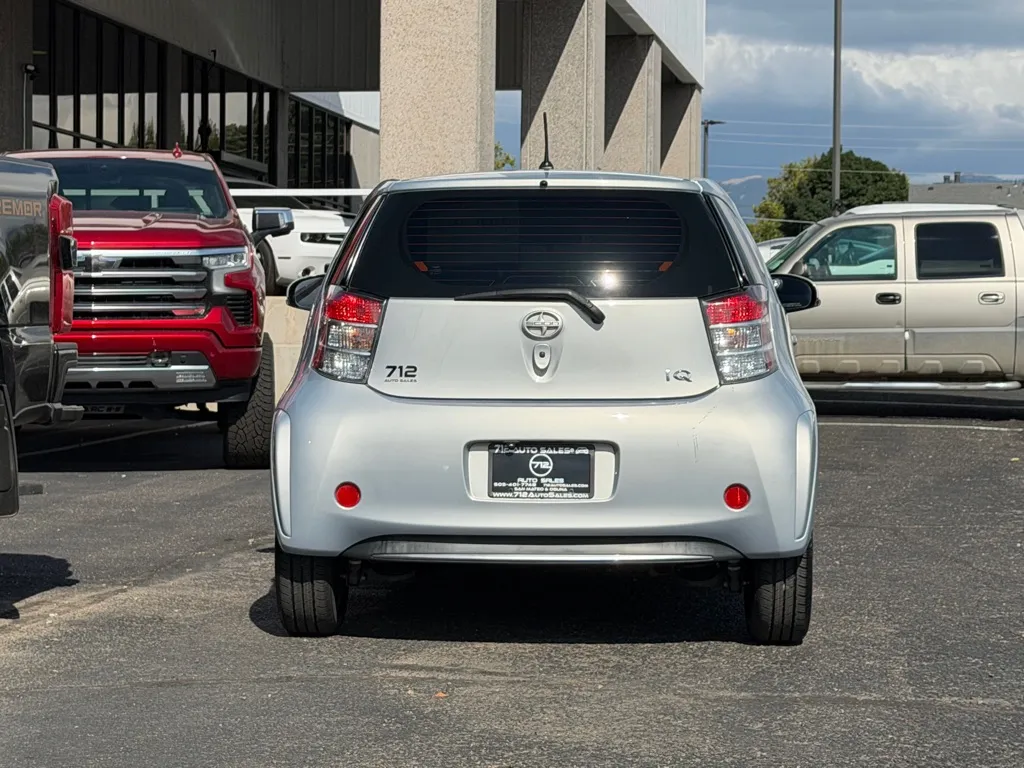 Scion IQ photo 39