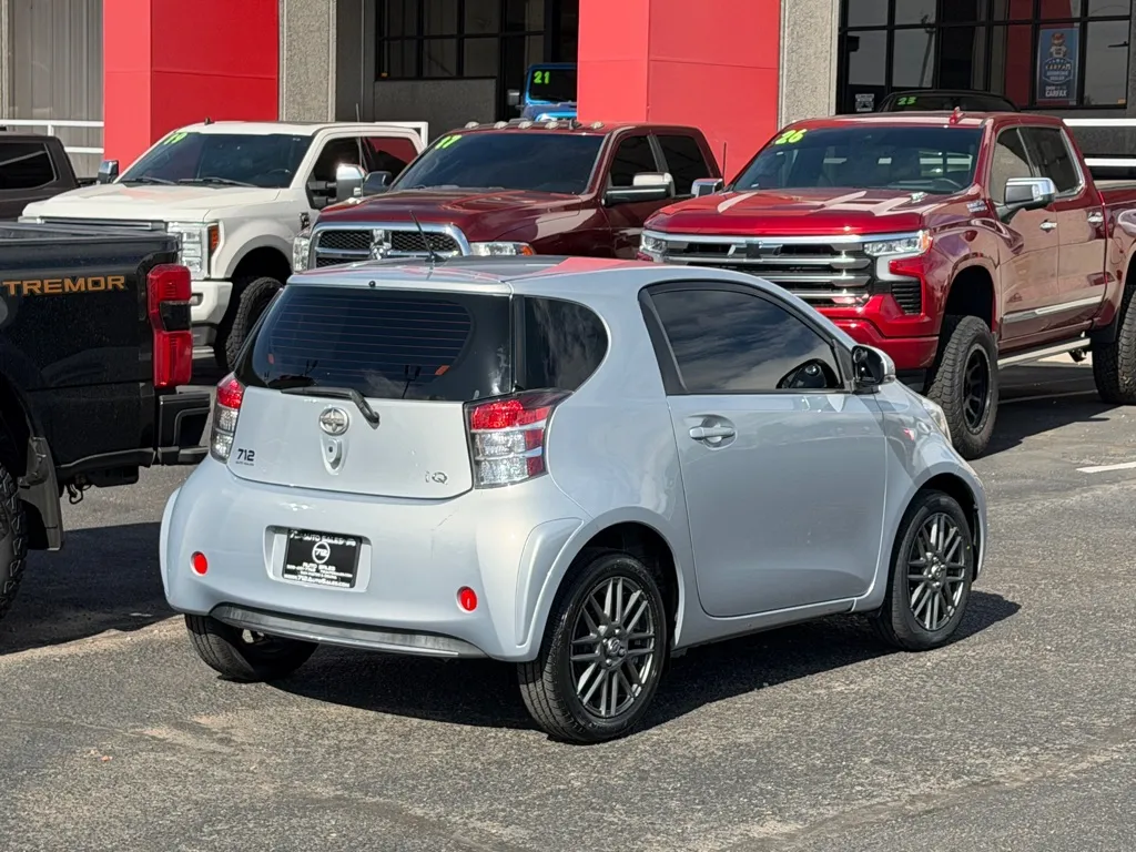 Scion IQ photo 40