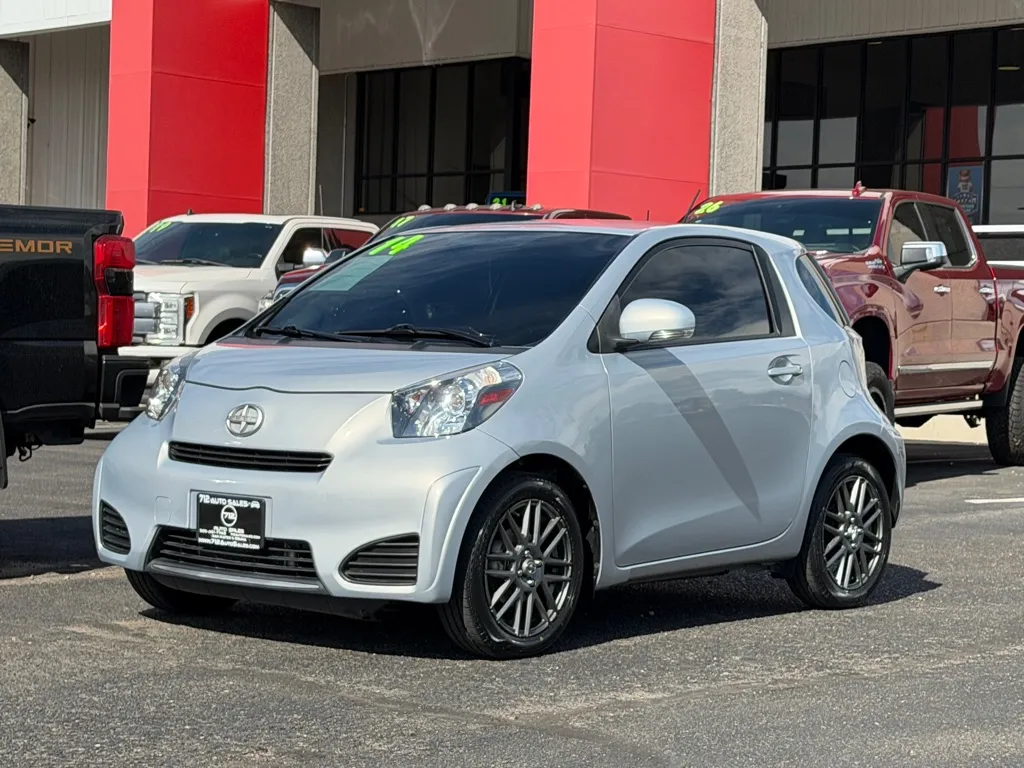 Scion IQ photo 33