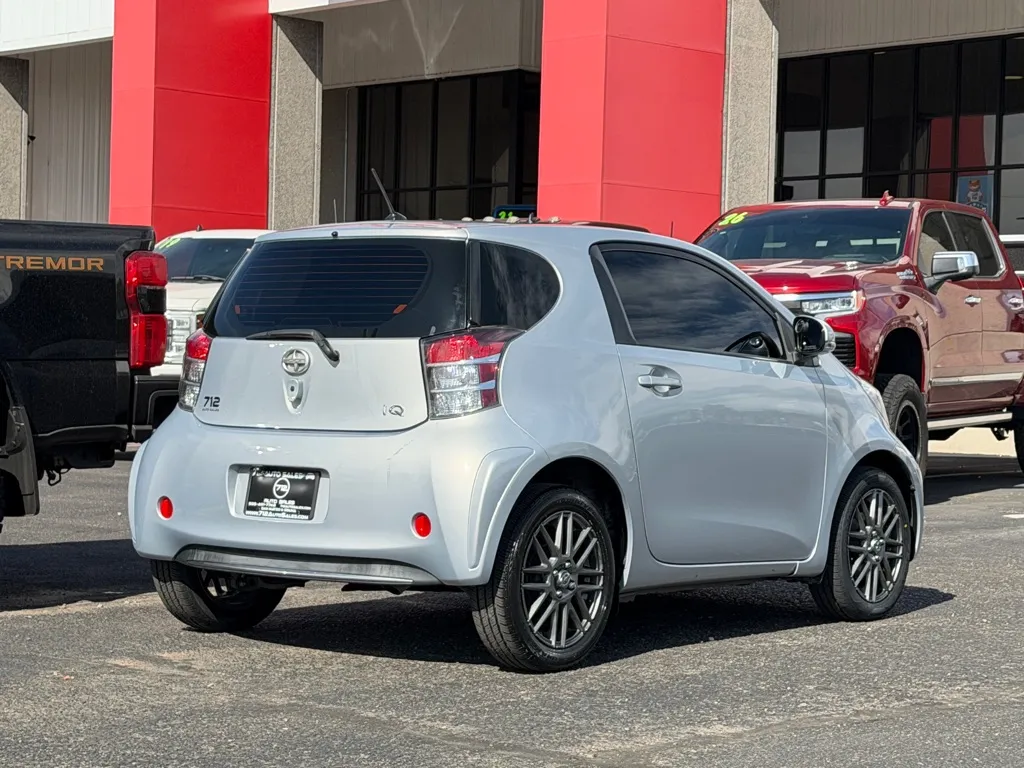 Scion IQ photo 41