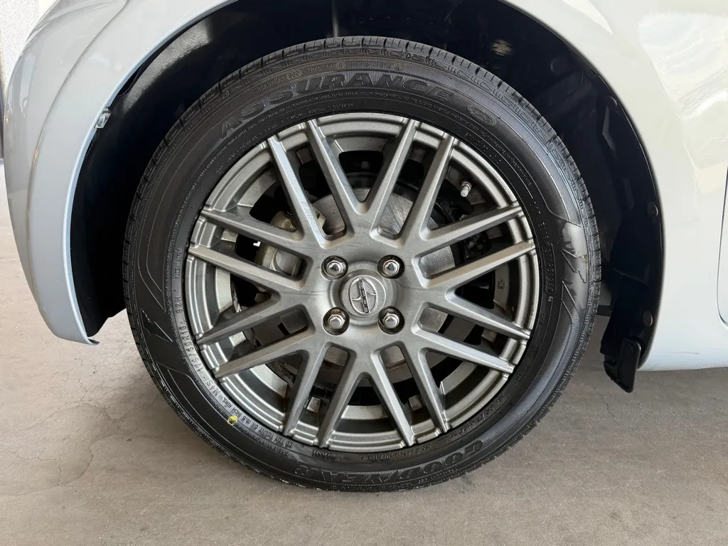 Scion IQ photo 51