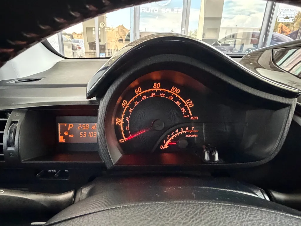 Scion IQ photo 10