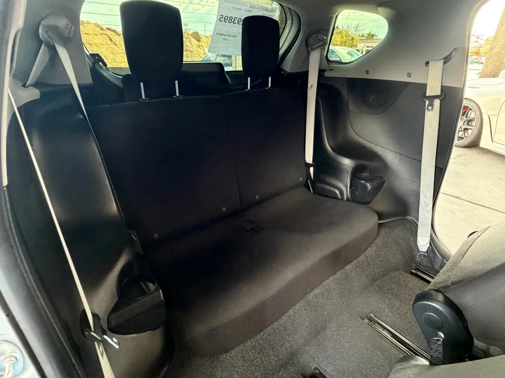 Scion IQ photo 21