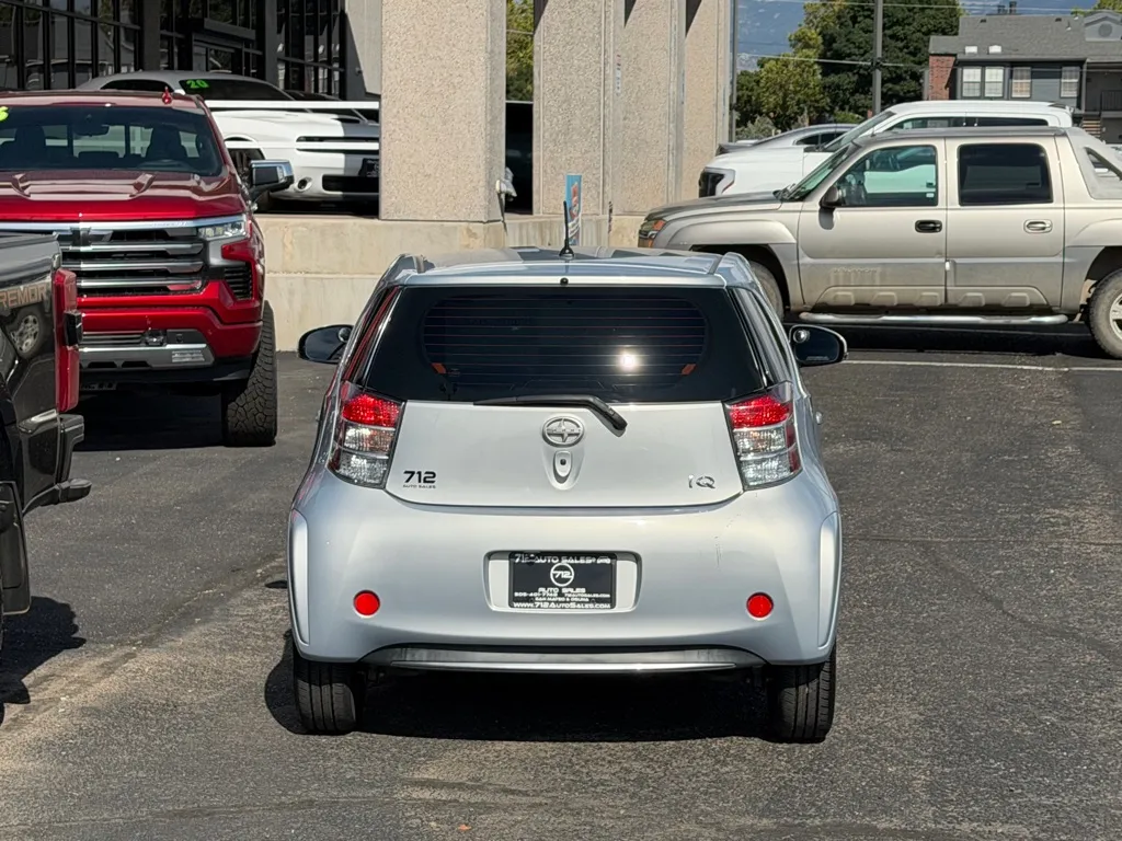 Scion IQ photo 38
