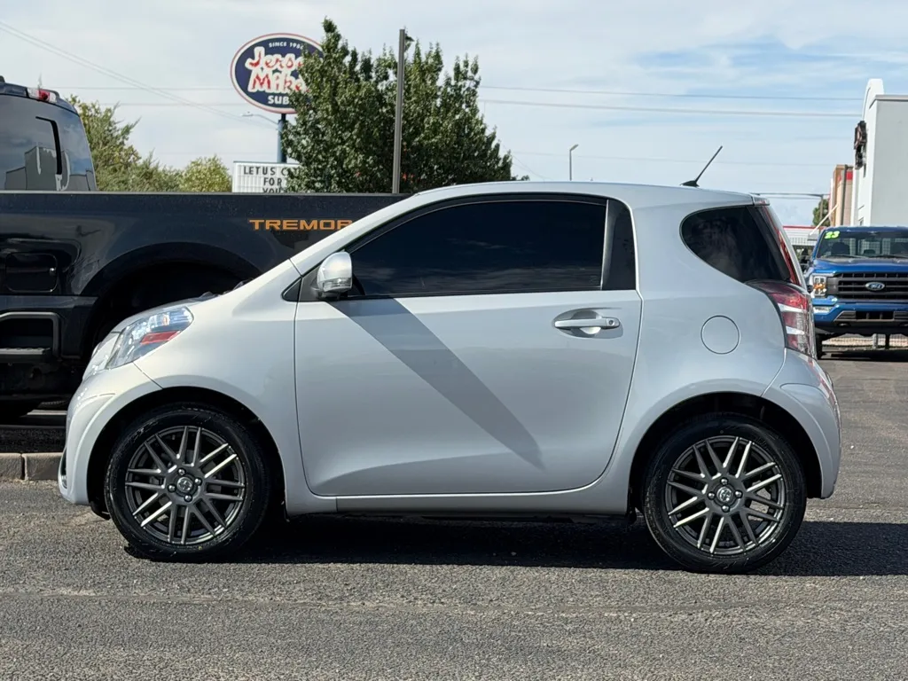 Scion IQ photo 35