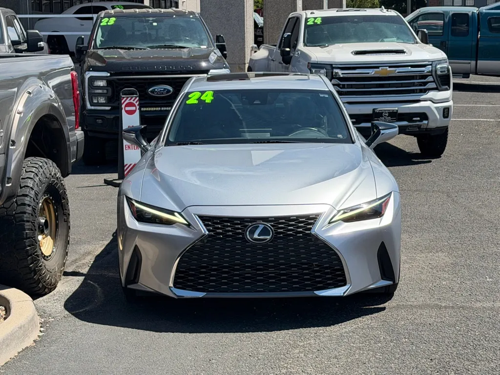Lexus IS photo 40