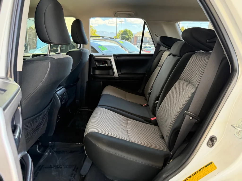 Toyota 4Runner photo 21