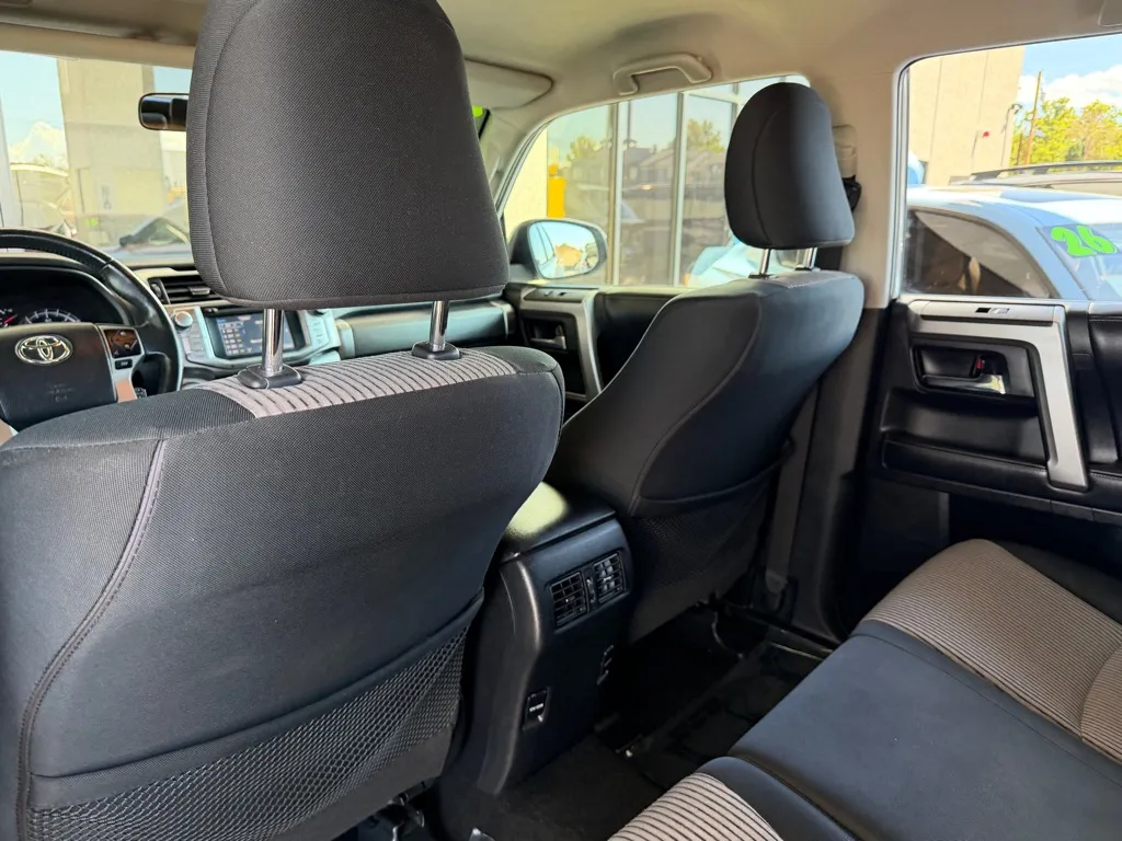 Toyota 4Runner photo 23