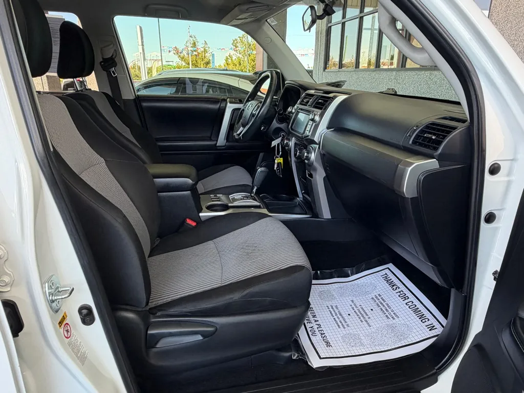 Toyota 4Runner photo 33