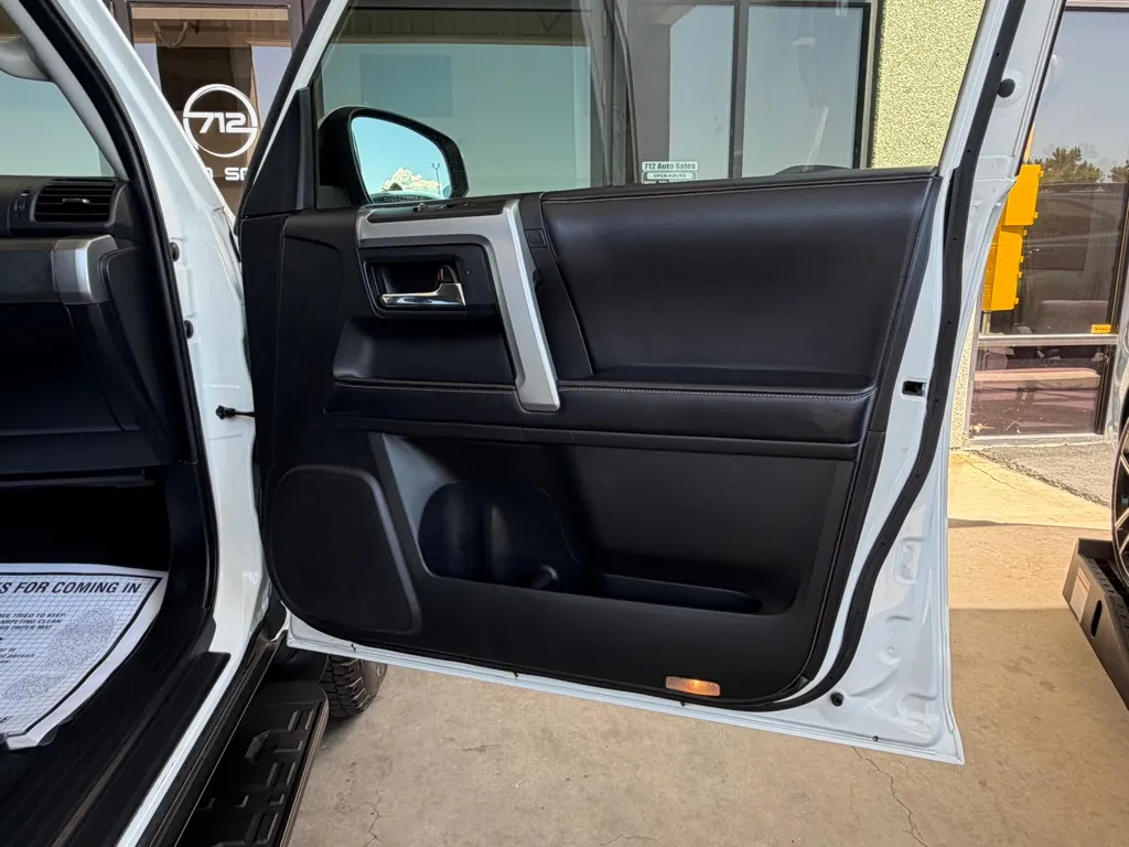 Toyota 4Runner photo 36