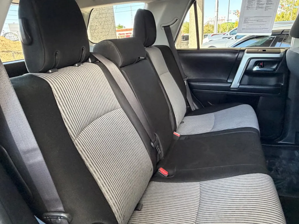 Toyota 4Runner photo 31