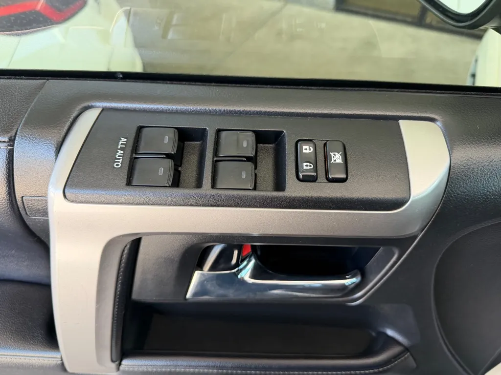 Toyota 4Runner photo 20