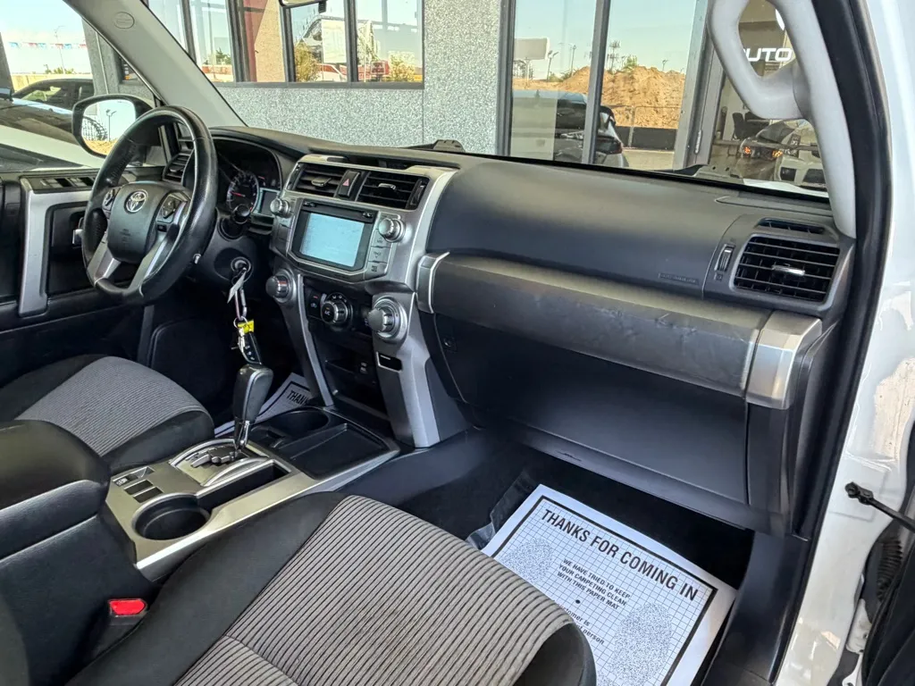 Toyota 4Runner photo 35