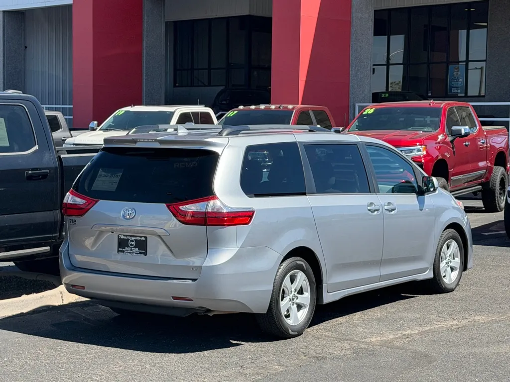Toyota Sienna photo 50