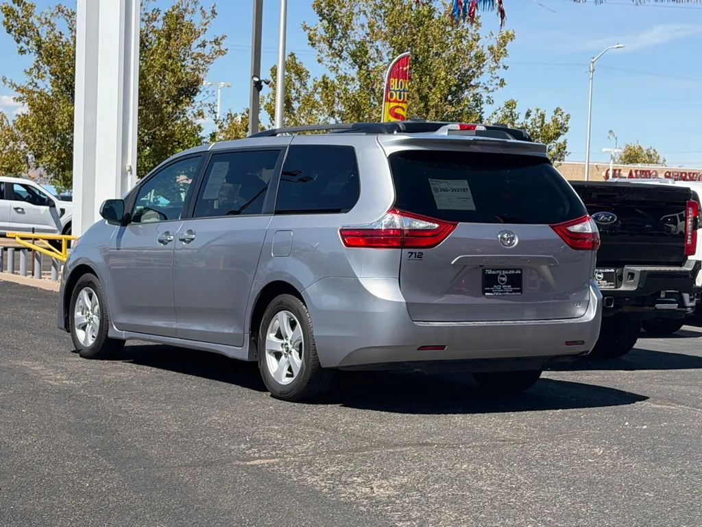 Toyota Sienna photo 47