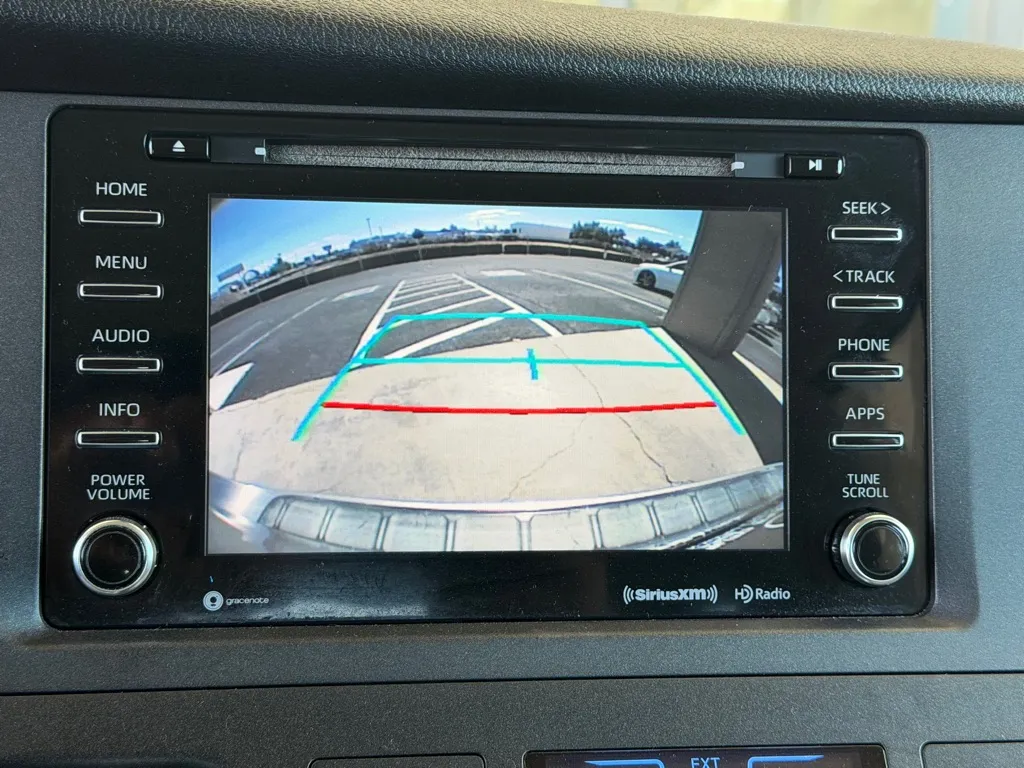 Toyota Sienna photo 14