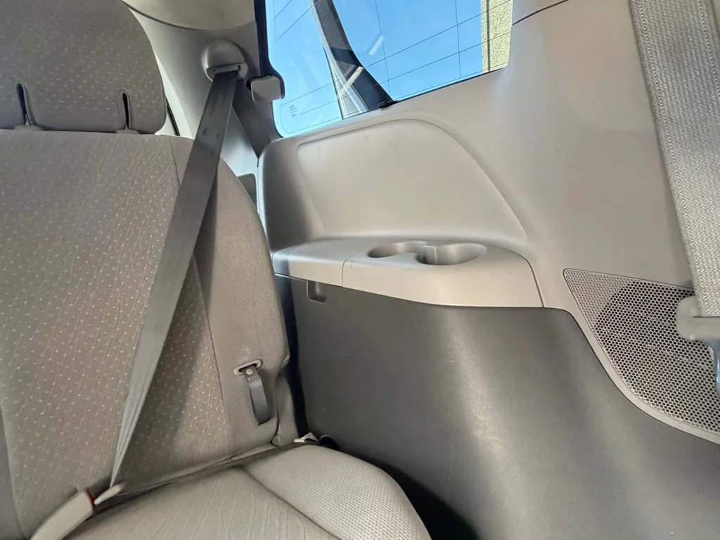 Toyota Sienna photo 28
