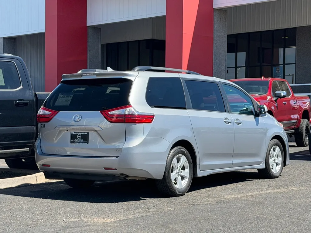 Toyota Sienna photo 51