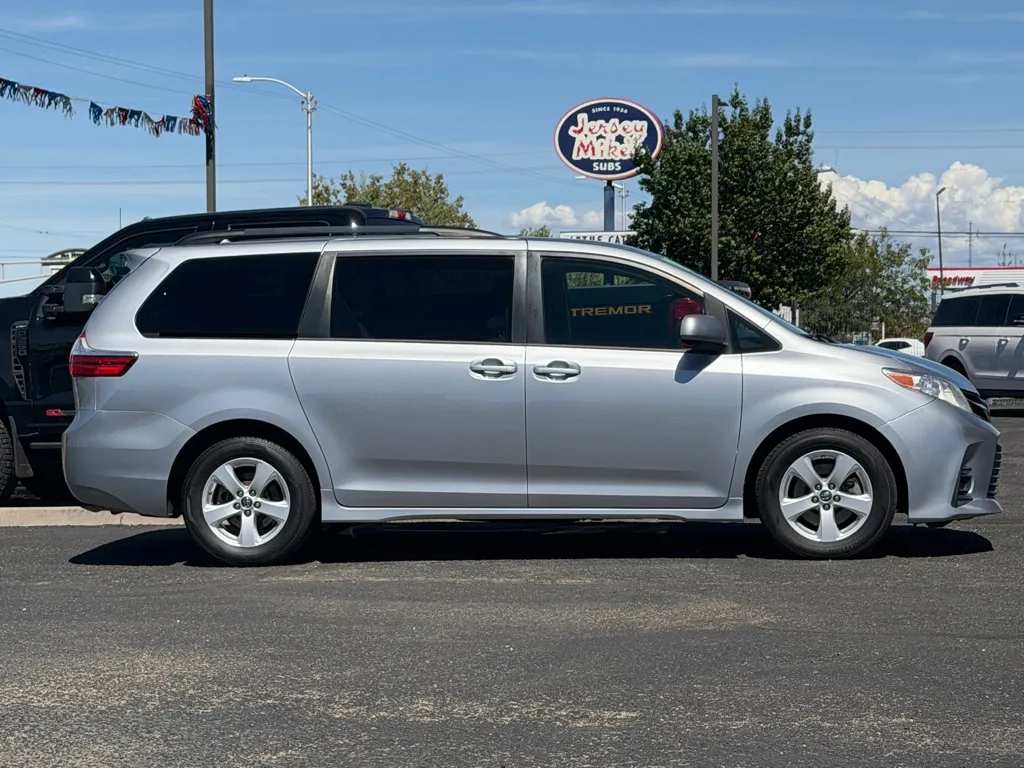 Toyota Sienna photo 53