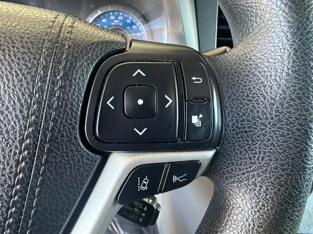 Toyota Sienna photo 10