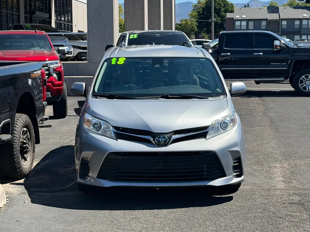 Toyota Sienna photo 40