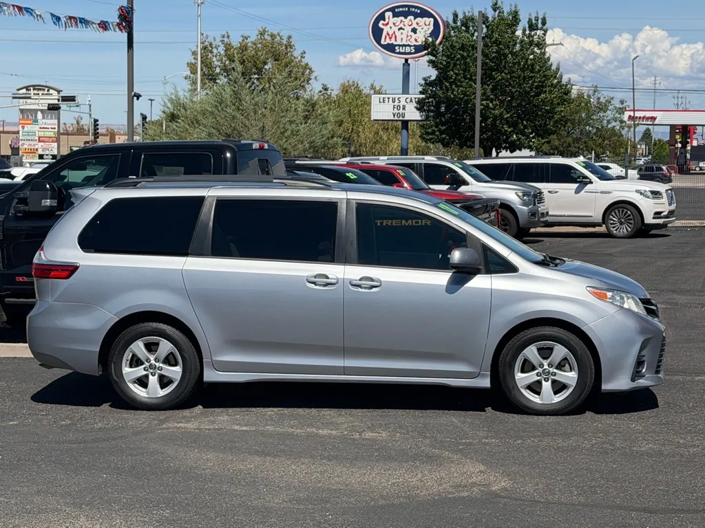 Toyota Sienna photo 52