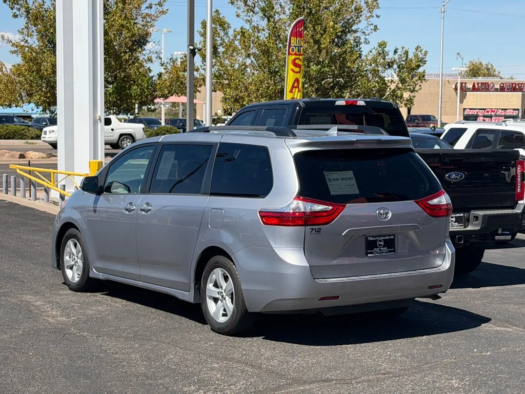 Toyota Sienna photo 46