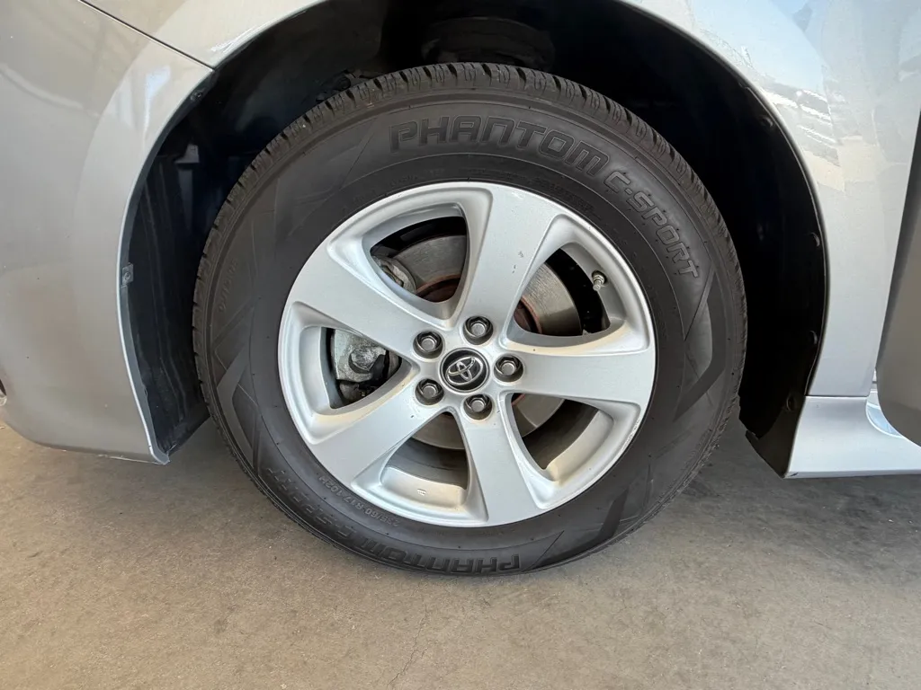Toyota Sienna photo 61