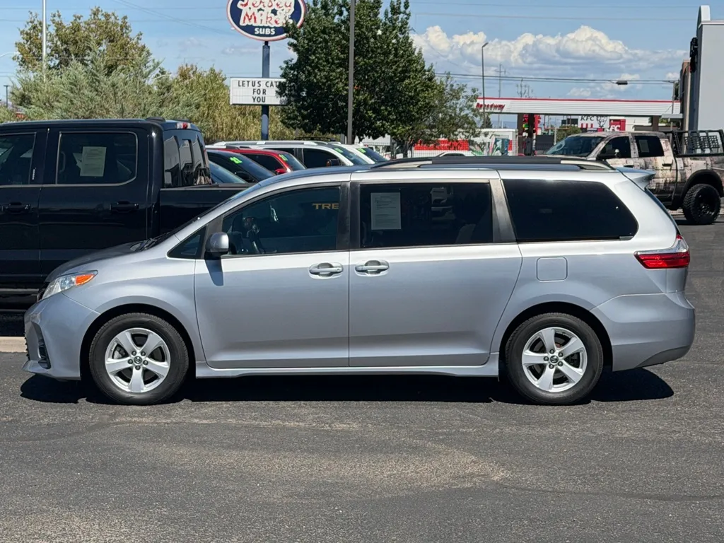 Toyota Sienna photo 44