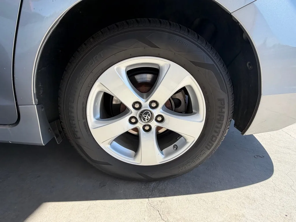 Toyota Sienna photo 60