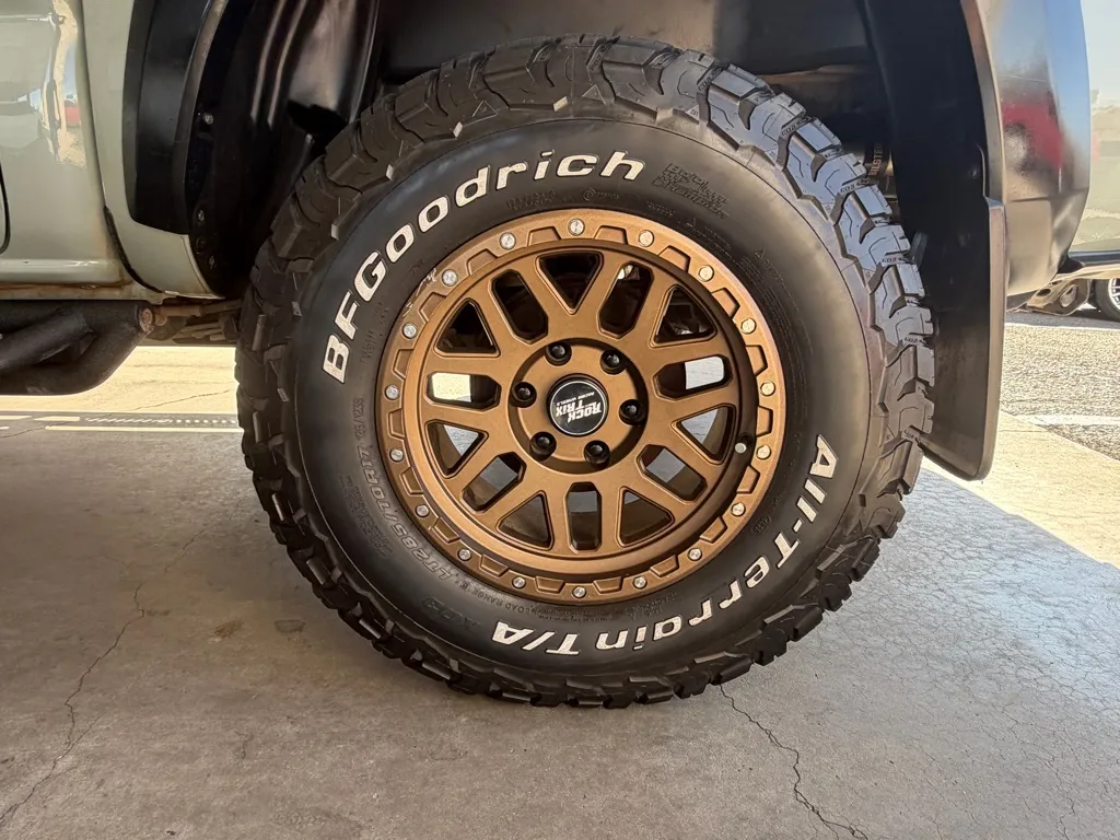 Toyota Tacoma photo 57