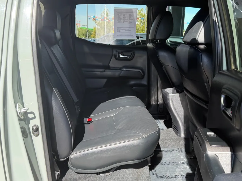 Toyota Tacoma photo 28