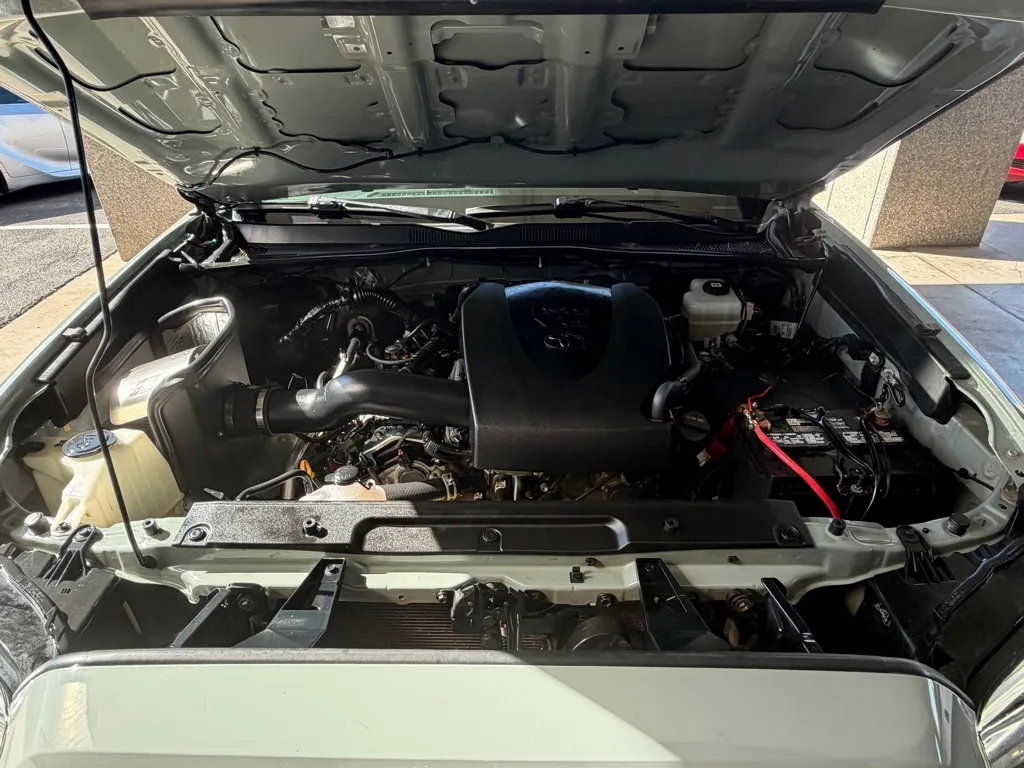 Toyota Tacoma photo 53