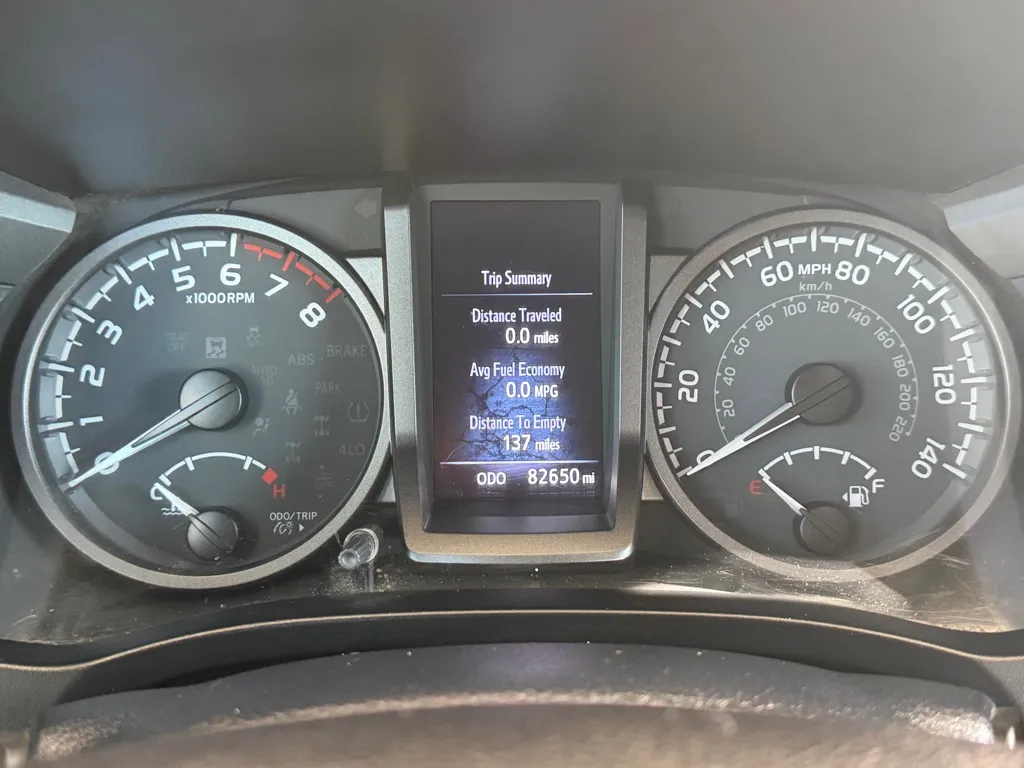 Toyota Tacoma photo 11
