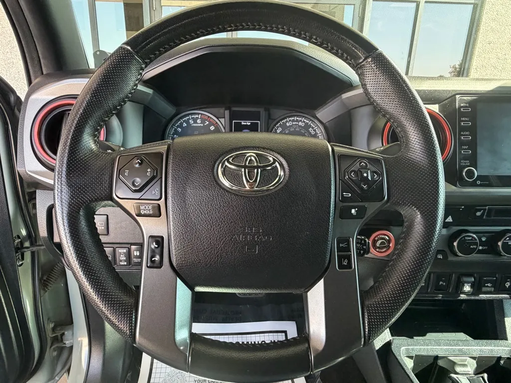 Toyota Tacoma photo 8