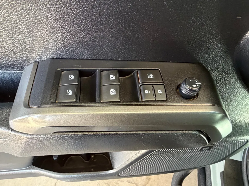 Toyota Tacoma photo 20