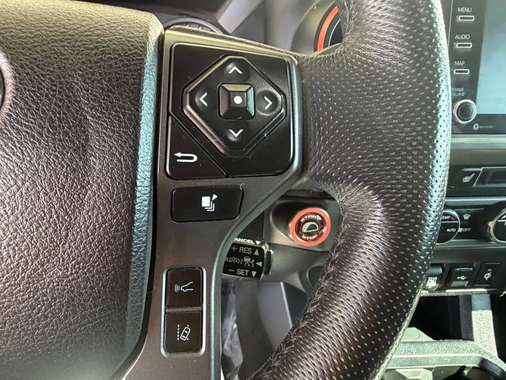 Toyota Tacoma photo 9