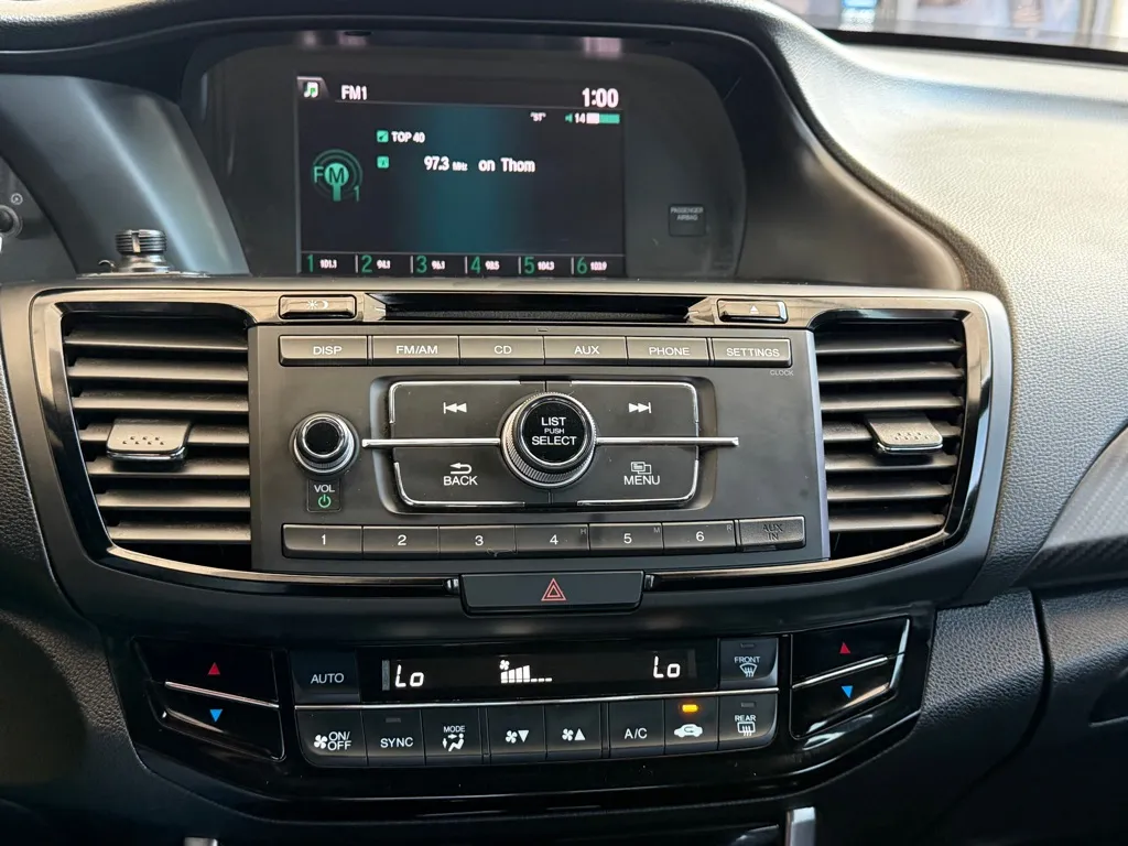 Honda Accord photo 12