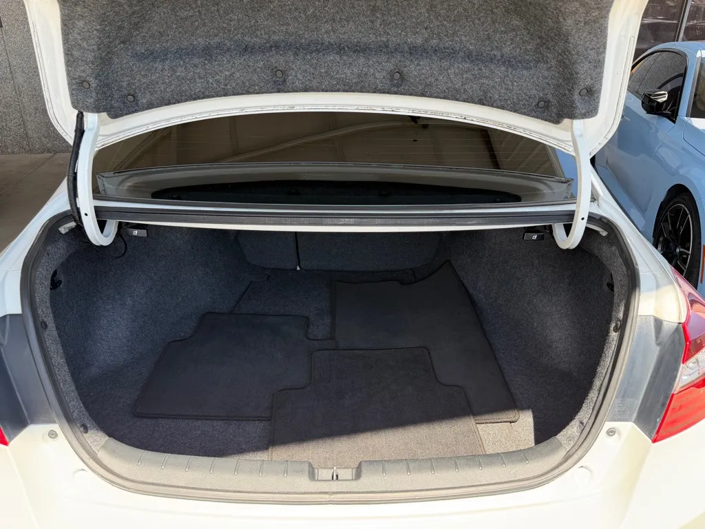 Honda Accord photo 26