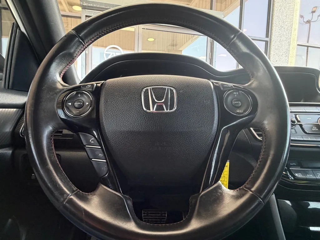Honda Accord photo 8